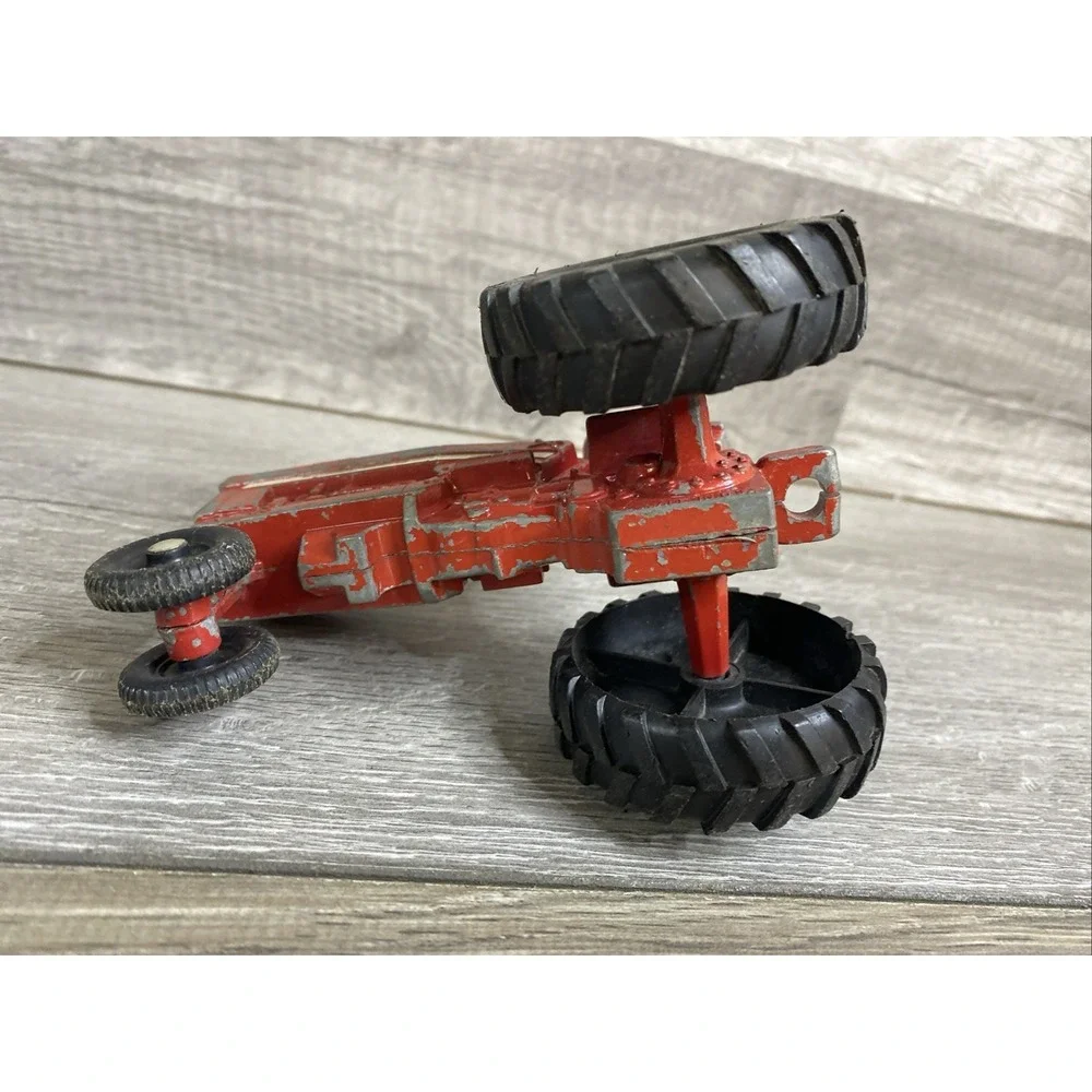 Vintage ERTL IH International Red Die Cast Narrow End‎ Tractor 1:32